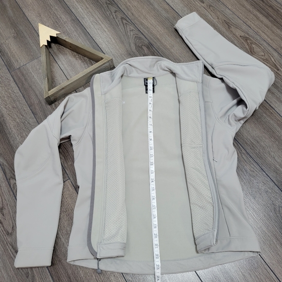 SOLD ---- NWOT The North Face Soft Shell Zip Up Jacket (S) - Picture 14 of 15